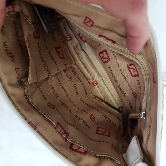 STONE Mountain NWOT Crossbody Wristlet Adjustable Strap White and Tan Woven - Picture 10 of 16
